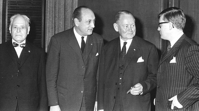 Oud, Toxopeus, Stikker en Wiegel in 1968 bij het 20-jarig bestaan van de VVD.