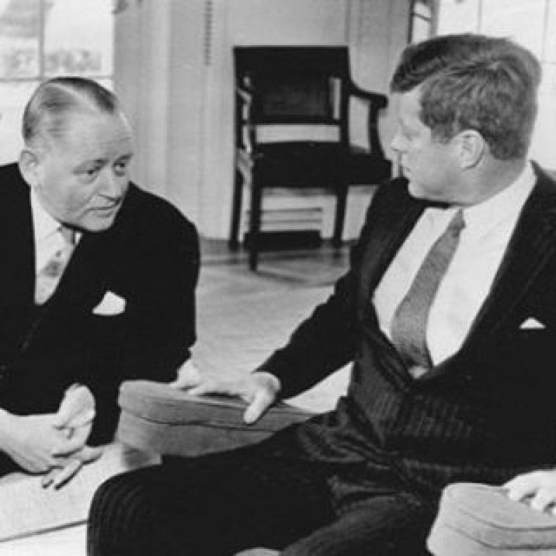 Stikker met de Amerikaanse president John F. Kennedy in 1962