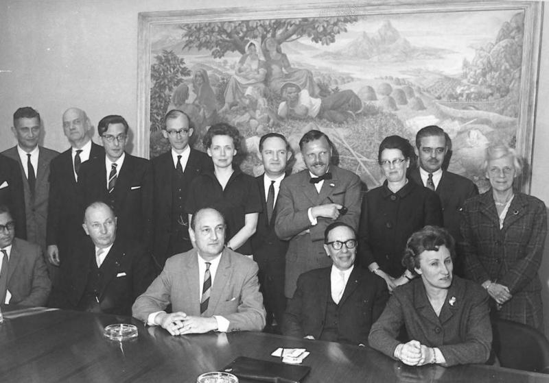 Tweede Kamerfractie, met Edzo Toxopeus en onder andere Molly Geertsema, Haya van Someren, Theo Joekes, Johan Witteveen, Cornelis Berkhouwer, circa 1963