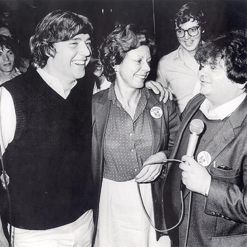 Nijpels en Smit-Kroes met Hazes tijdens de VVD-campagne voor de Tweede Kamerverkiezingen van 1981.
