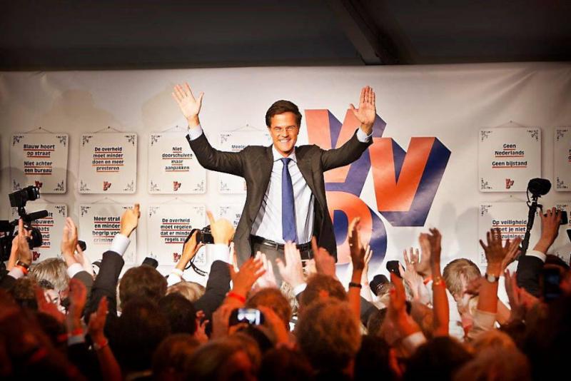 Mark Rutte en de VVD vieren de overwinning in 2012: 41 zetels in de Tweede Kamer