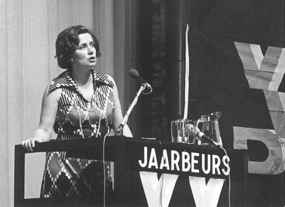 Van Someren spreekt op een algemene vergadering van de VVD in de Jaarbeurs in Utrecht, 1974.