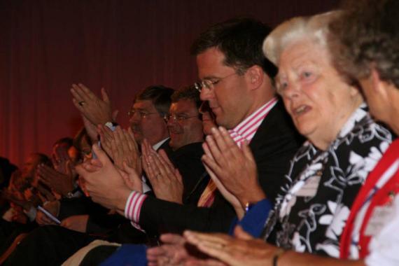 Applausmachine? Mark Rutte en Els Veder-Smit op de algemene vergadering van 19 mei 2006 te Noordwijkerhout